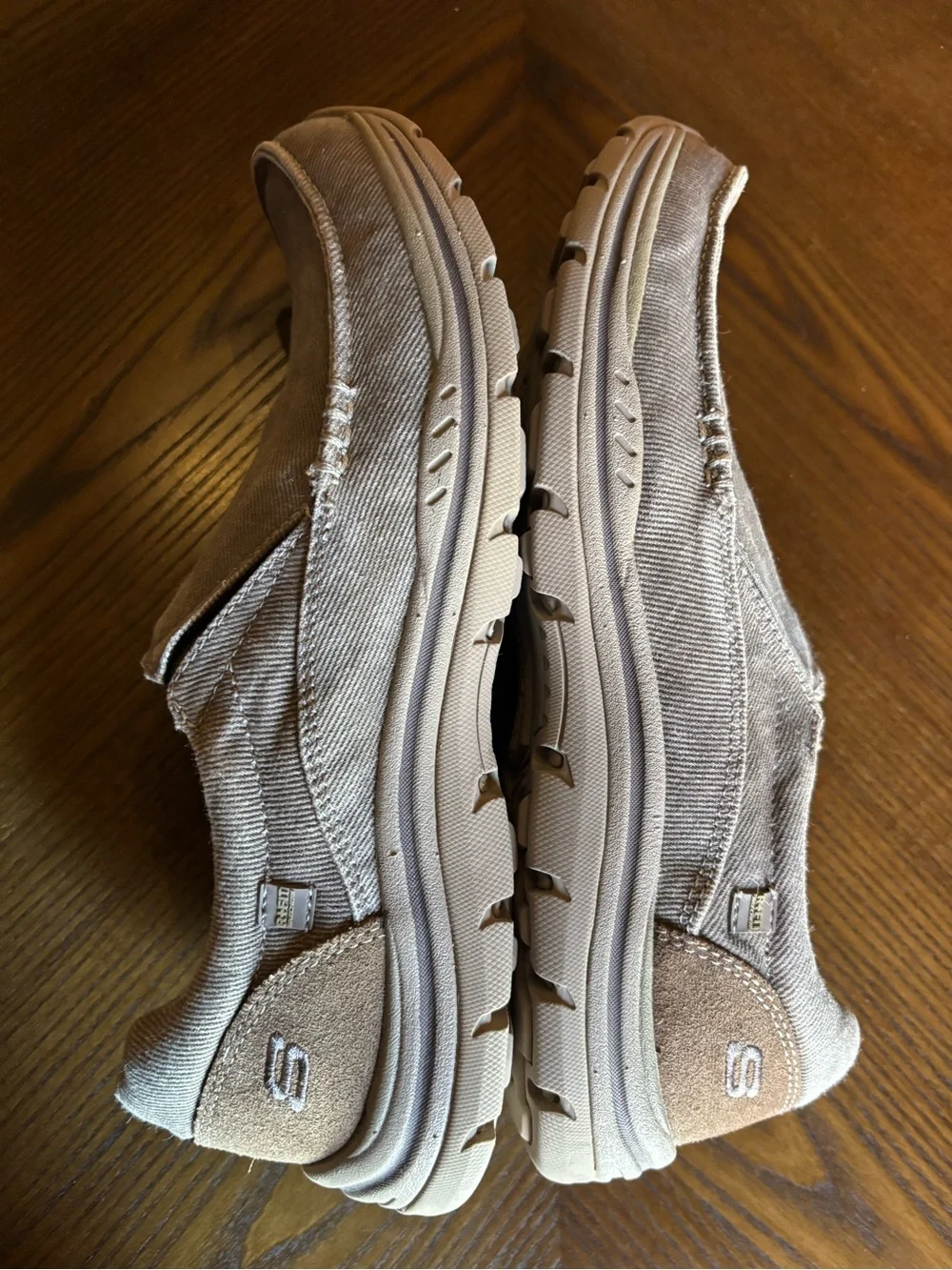 Skechers Relaxed Fit Men’s 9 Gray/Taupe Memory Foam Slip On Shoes